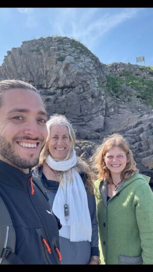 Matías De Stefano Instagram - HOKKAIDO, nodo en Japón.

Gracias a los tres Caminantes por sembrar la Red de Consciencia.

Janine Besenbeck @janine.schoggal 
Helen Fraser @helenwavesoflight 
Alberto Bertagli @alberto_bertaglia 

Aquí se ancla la información de la purga planetaria. Que funciona como una suerte de Bazo, purgando los líquidos e infecciones en la sangre del mundo, los océanos.

Pusimos en intención limpiar todas las impresas del Ser, para que la esencia de este mundo circule en libertad y expansion.

GRACIAS GRACIAS GRACIAS 🌎