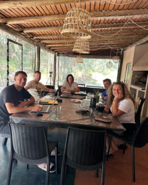 Matías De Stefano Instagram - Días de encuentros equipos YOSOY 🌍
Days of I AM team encounter

@matiasgustavodestefano
@_ma.xi.mo_ 
@odontologia_consciente_vt 
@claudia_de_stefano 
@agostossi 
@chiaritossi 
@guillecappelluti 
@charliegomeztomei 
@bernardo_g9 
@odontologia_consciente_vt 
@silvinapietro 
@elcanaldeprana_