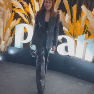 Matilda Blanco Instagram - De Gala, de negro 🖤 Gala Para Ti 2024
@paratirevista  en la Residencia de Uruguay 🥂🕯️ 
@danifajardo28 

Traje @fabianzittaofficial @fabianzitta 
Joyas @jeanpierrejoyeros 
Hair color @cerininet 
Make Up @marianapaz.makeup 

#galaparati #gala #parati