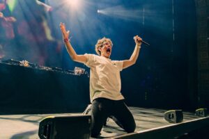 Matt Bennett Instagram - Honored, grateful, and amazed! This is my first time in Australia in 10 years (shout out to Camp Orange, if you know you know 😉) and I can already tell this is going to be one of the most amazing runs of shows I’ll have ever! New Zealand! Melbourne! Talk about bringing the energy! Thank you for making my first two shows shine! I’m so excited for Sydney, Brisbane, Adelaide, and Perth!