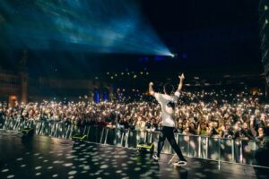 Matt Bennett Instagram - Honored, grateful, and amazed! This is my first time in Australia in 10 years (shout out to Camp Orange, if you know you know 😉) and I can already tell this is going to be one of the most amazing runs of shows I’ll have ever! New Zealand! Melbourne! Talk about bringing the energy! Thank you for making my first two shows shine! I’m so excited for Sydney, Brisbane, Adelaide, and Perth!