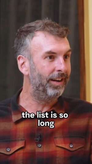 Matt Braunger Instagram - Behind the scenes secrets… #hangingwithdoctorz