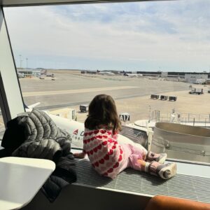 Matt Braunger Instagram - [Backstage before the show]
“You’re gonna do it, Dada! You’re gonna do it great!”
“Thanks Rose”
“Are you gonna sing?” 
😂 ❤️ 🎤 

Rose saw dad at work last night for the first time @ciscobrewersportsmouth. “Go Dada go!” is the best heckle. Thanks Portsmouth 🙏 🍺