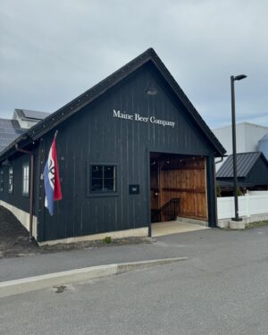 Matt Braunger Instagram - 1. My new friend @marksmellybell and me after we tore out all the seats on the plane to build up our lats. Good times 
2. Me and my girlz 
3. “That post was pretty cringe” - My Wife
4. Visited a slice of goddamn heaven @mainebeerco 
5. Compliments like this need sharing
