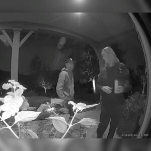 Matt Cutshall Instagram - Every time I show up to my friends home, I politely leave the gas outside. And I’m so lucky to have a wife who supports me. My friends sent me this nest cam footage and thanked me for being so thoughtful. 

Love you guys @thejasonkennedy @thelaurenkennedy ❤️