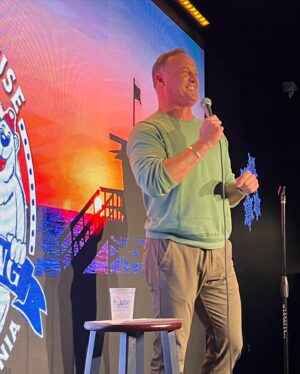 Matt Iseman Instagram - There’s no better feeling for me being on stage on a night like last night. Thanks to @theicehousecc and all who came out!  Thanks to my photographer @beaudunn !