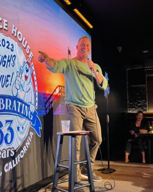 Matt Iseman Instagram - There’s no better feeling for me being on stage on a night like last night. Thanks to @theicehousecc and all who came out!  Thanks to my photographer @beaudunn !