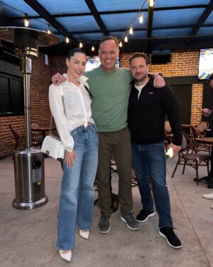 Matt Iseman Instagram - There’s no better feeling for me being on stage on a night like last night. Thanks to @theicehousecc and all who came out!  Thanks to my photographer @beaudunn !