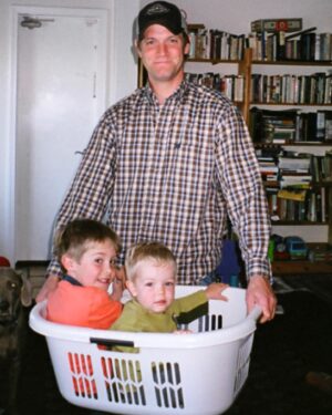 Matt Letscher Instagram - I’m not a perfect father, but I kept em clean anyway. Happy Father’s Day to everyone with a dad or missing theirs. ❤️❤️❤️