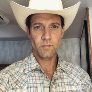Matt Letscher Instagram - Versatility, baby. I also can act happy OR sad. Funny costs extra.