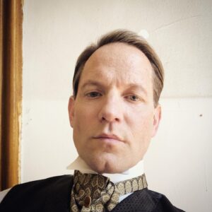 Matt Letscher Instagram - Versatility, baby. I also can act happy OR sad. Funny costs extra.