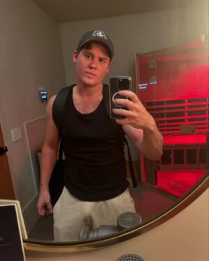 Matt Shively Instagram - I really do be out here NEVER posting. Sorry everyone. This is the best I got.
