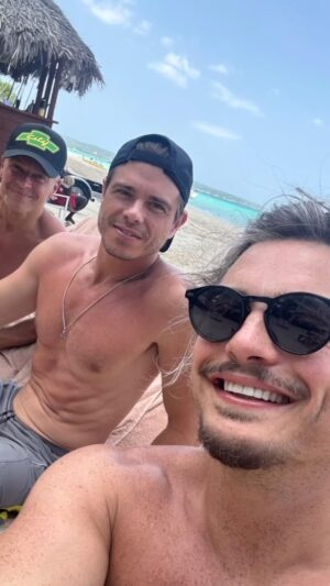 Matthew Lawrence Instagram - Ultimate family vacation! 😎🇯🇲🏝️
@BeachesResorts
#BeachesResorts #BeachesNegril #YourCaribbeanPlayground