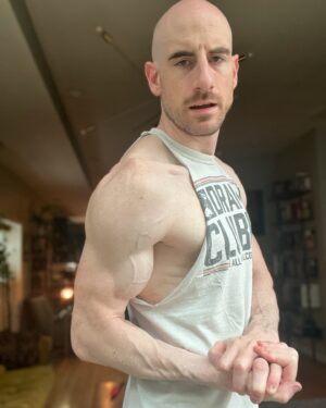 Matthew Rehwoldt Instagram - Starting to see more vascularity and I am indeed feeling less winded on cardio (stair stepper still DESTROYS me though 😭) and am liking my routine though I may need to switch up to avoid stagnation. 

Diet is…ok. I will never be a hardcore chicken and rice 7 times a week person and a balanced enjoyable diet is my goal! …though I could still afford to up my protein 💪

Cheers for everyone always being so supportive 🙌

#fit #fitness #workout #bodybuilding #fitlifestyle #athlete #wrestling #prowrestling