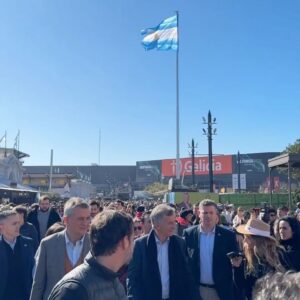 Mauricio Macri Instagram - En La Rural!