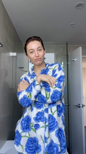 Mavournee Hazel Instagram - do NOT interfere this is a canon event. i know this looks like an ad but it isn’t i swear, just think of it as a facetime call