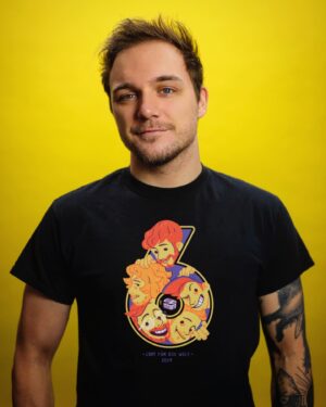 Max Krüger Instagram - #LFDW6 für dieses Jahr ist durch.

KURZFASSUNG
Wieder ein wenig mehr Kohle als letztes Jahr (250k ). WIR HABEN DIE MILLION (über alle Events zusammen) GEKNACKT! Und natürlich zu guter letzt: Danke. <3

Falls ihr jetzt noch nen Euro findet, spendet entweder direkt an eine Organisation eurer Wahl oder besorgt euch "Loot für die Welt"-Merch. Der Shop ist noch bis Freitag 23:59 auf yvolve.de/lfdw live!

Und folgt schon mal @lootfuerdiewelt vorsorglich fürs nächste Jahr!