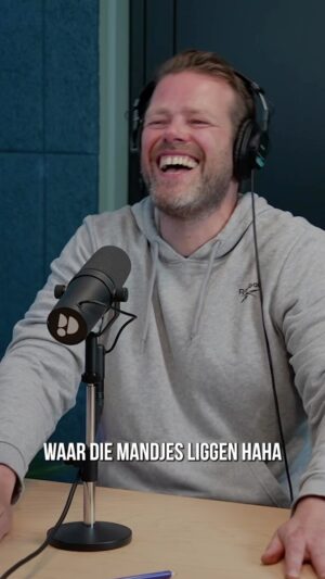 Maxim Hartman Instagram - Die vieze stinkende beerput van dwangmatig lachebekje Martijntje houden we lekker gesloten. En zo werkt het feitelijk met alle problemen. Gewoon 100% negeren! En bietenhummus is heus niet gaylord. En al zou het dat wel zijn. Dan is daar de deur!