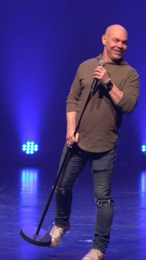 Maxim Martin Instagram - Skittles et Vin #humour #standup