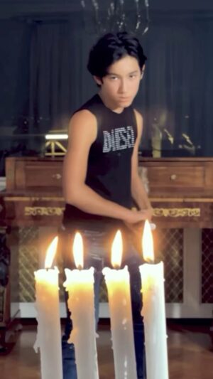 Maximilian Lee Piazza Instagram - Candle Challenge 🕯 ON 🗡 - Comment below and guess  how many times it took me to nail it 😑 

#candlechallenge #sword #bts #btsarmy #kpopfans #martialarts #sword #btsarmyforever #viralreels #reels