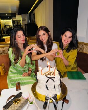 Maya Ali Instagram - Another candle added on the cake with these two. Who always try to make sure that I enjoy every special moment and make sure we make new memories. Love you my girls @zainab.qadeer and @ansaqadeeraq 💖💖