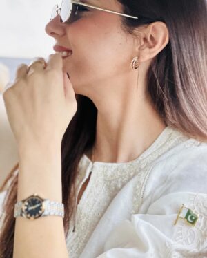 Maya Ali Instagram - On this special day🇵🇰, let’s remember the sacrifices made for our freedom and honor them by striving for a better future.And may we continue to build on the legacy of our forefathers and make our country even greater. Saluting the heroes who made our freedom possible and embracing the spirit of unity. May our flag always fly high and our hearts remain full of pride and joy. 

Jashan-E-Azadi Mubarak 🇵🇰

@zohaibclicks 📸