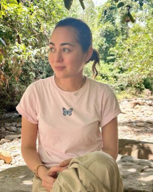 Maya Karin Instagram - Back in my zen place.. hutan Imbak Canyon di Sabah.. 
Cuma tak sempat singgah my waterfall, 
Air terjun Maya Karin, ok next time ✌🏼
#zen #peace #flora #fauna #imbakcanyon #sabah