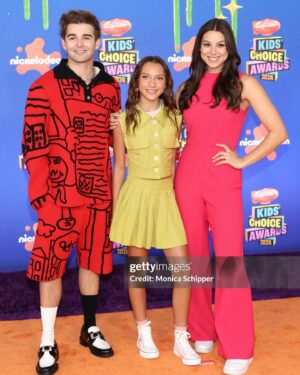 Maya Le Clark Instagram - Thanks for the dream style team for making this classic #nickelodeon look happen for my first ever hosting gig! So much fun! ⚡️

Stylist| @styledbyambika 
Set| @ow.collection 
Rings| @misho_designs @sifjakobsjewellery @nottejewelry
Necklace & Earrings & Bracelet| @coeur_de_lion_jewelry
Purse| @julianandjuliet

Makeup| @_dreadiaz_
Hair| @jaysonmedinahair