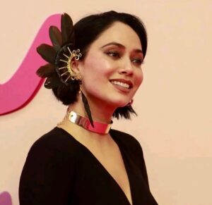Maya Zapata Instagram - De ayer en alfombra rosa de #soytufan 🌺

Se estrena el 8 de septiembre en todos los cines y estoy ansiosa de que nos digan si les gustó o nos echan jitomates! Jeje! 

Bueno, vayan a verla y luego me dicen, ¿va? 😜🥰

Styling: Yo mera! 

Joyas: @rosymargonzalez_jewelry 
(aretes, gargantilla, cinturón)

Copili: @hijosdelmaizoficial_mx