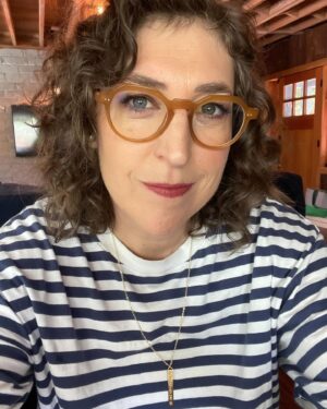 Mayim Bialik Instagram - There are so many different kinds of Jews… the “I’m that Jew“ campaign found a way to make every kind of Jewish person I know feel seen and accepted and part of the beautiful global Jewish community at a critical time in our history. Here’s me in my “proud Zionist Jew” necklace by @MiriamMerenfeldjewelry. Find a piece that says what kind of Jew you are and wear it proudly! Check out the link in my bio for more info. @eitanchitayat_words @miriammerenfeldjewelry