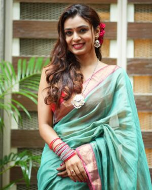 Mayuri Deshmukh Instagram - 🌹🌹🌹
HMU: @mua_pratikshakumbhar 
📸 : @stories_by_vinit_turalkar
Jewellery: @kiya_jewellery_