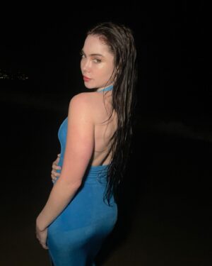 McKayla Maroney Instagram - beach you there