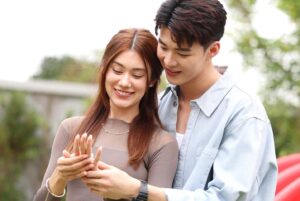 Meen Nichakoon Khajornborirak Instagram - ขอบคุณที่ให้โอกาสเล่นMV ฝังใจ ครับ✨