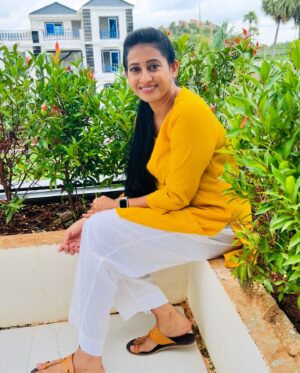 Meena Vasu Instagram - 💛💛💛
