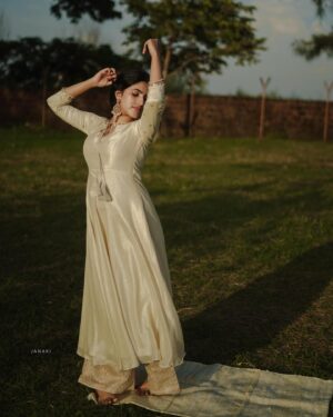 Meenakshi Dinesh Instagram - 🥀
📷 @_janakiy_