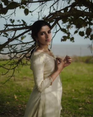 Meenakshi Dinesh Instagram - 🥀
📷 @_janakiy_