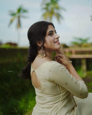 Meenakshi Dinesh Instagram - 🥀
📷 @_janakiy_