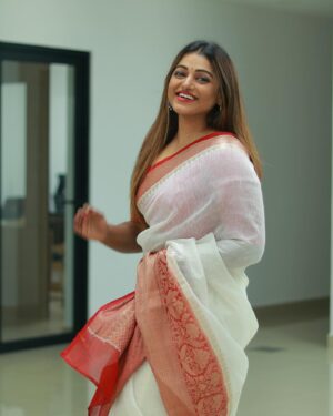 Meera Anil Instagram - Blurred..!