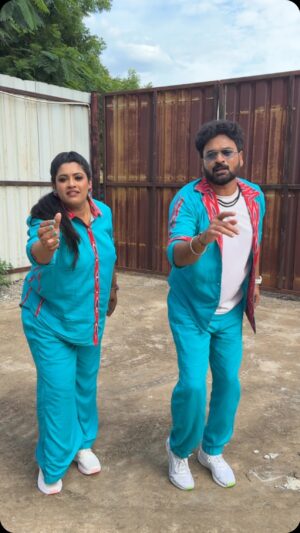 Meera Krishna, Meera Siva Instagram - Vibe ✨

Mr&Mrs Chinnathirai season 5
@vijaytelevision 
@disneyplushotstartamil 
Costume @chitras_fashion_studio 

#instagood #instagood #instalike #instamood #video #reels #instavideo #reelsinstagram #instareelsindia❤️