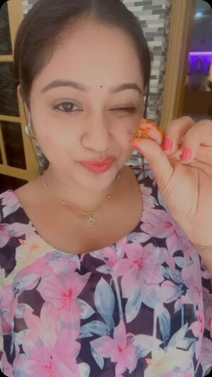 Meghna Vincent Instagram - Mala Garlic 🧄 achar #cooking #pickles #trendingreels