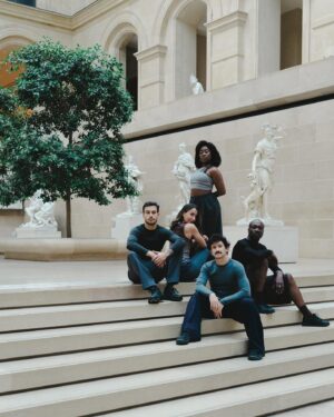 Mehdi Kerkouche Instagram - @emkadanceproject X @museelouvre ⚡️🏁💪🏻 🧘‍♀️ 
Et si on transformait le plus grand musée du monde en la plus grande salle de danse et de sport du monde ? 
Je vous donne rdv avec ces 4 coachs d’exceptions du 24 avril au 31 mai au musée du Louvre, avant l’ouverture de ces portes, pour un morning workout dont vous vous souviendrez toute votre vie : yoga avec @lauredary , dancehall avec @queensyblz , cardio avec @lemovedeleo et groove avec Salim Bagayoko, le tout au milieu des plus belles œuvres du musée 🥹
Billetterie ouverte très bientôt, retrouvez le lien pour recevoir la newsletter en bio 🫰🏻
ATTENTION : places très limitées 🫠🫠🫠
Ps : un an que j’attends de vous le dire 😭😭😭
📸 @hanna_pallot 
👗 @guillaumeboulez
