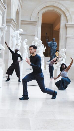 Mehdi Kerkouche Instagram - .
🇫🇷 Inspiration, transpiration !
-
🤔 Et si la visite de musée devenait une discipline olympique ?
-
🕺 À l’occasion de l’exposition « L’Olympisme. Une invention moderne, un héritage antique », le chorégraphe et danseur @mehdikerkouche a imaginé pour le Louvre une expérience inoubliable.
-
🏃 Au lever du soleil et avant l’ouverture des salles au public, découvrez les collections du plus grand musée du monde à travers une séance de préparation physique à la croisée de la visite guidée, de la danse et du training sportif.
-
👉 Plus d’informations sur louvre.fr
∴
🌍 Inspiration, perspiration!
-
🤔 What if visiting a museum became an Olympic discipline?
-
🕺To coincide with the exhibition “Olympism. A modern invention, an ancient heritage », choreographer and dancer Mehdi Kerkouche has imagined an unforgettable experience for the Louvre.
-
🏃 At sunrise, before the rooms open to the public, discover the collections of the world’s largest museum through a physical preparation session that combines a guided tour, dance and sports training.
-
👉 More information on louvre.fr
.
.
.
#Louvre #MuséeDuLouvre