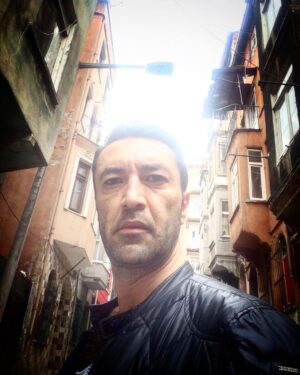 Mehmet Kurtuluş Instagram - Happy weekend everybody🎶 // Herkese mutlu haftasonları...
#weekend #fun #me #selfie #vsco #istanbul #igers #mehmetkurtulus #morning