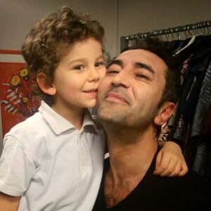 Mehmet Kurtuluş Instagram - Alihan ile hepinize harika haftasonları diliyoruz // Alihan and me wishing you all a great weekend

#weekend #saturday #goodtimes #cute #istanbul #photooftheday #loveit