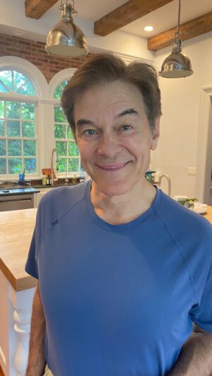 Mehmet Oz Instagram - Breakfast works best when eaten later in the morning and my favorite way to break the fast is yogurt with berries, what’s yours?