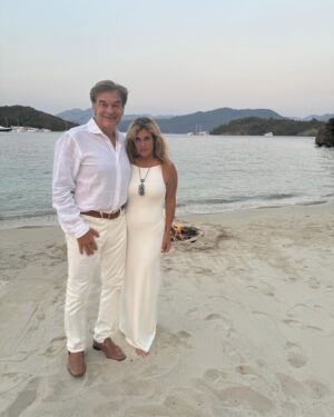 Mehmet Oz Instagram - Lisa brings joy to my life every single day. Happy Birthday, my Love.