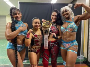 Meiko Satomura Instagram - WWE 日本公演　大阪エディオンアリーナ
トップ戦線を走るスーパースターと組んで勝利💪
久しぶりのイヨ・スカイ選手との対戦はゾクっときました✨
Thank you very much @itsmebayley @biancabelairwwe @jadecargill 
2024.7.25 #WWEOSAKA #WWEJAPAN #WWE