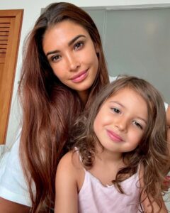 Mélanie Dedigama Top 100 Instagram Photos and Posts