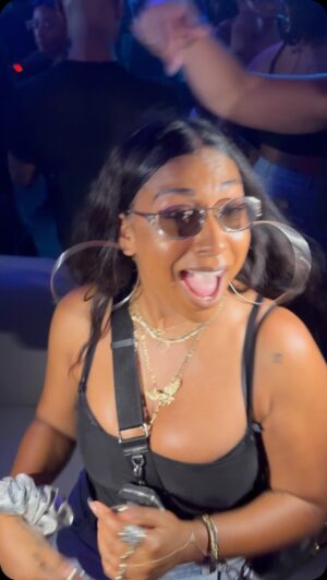 Melanie Fiona Instagram - If you’re not enjoying growing older, you’re doing it wrong. ☝🏾

Just celebrated another revolution around the sun, and truthfully speaking, I’m only feeling and getting better. 💫 ⚡️⚡️⚡️

Focused on having the time of my life… every day of my life. 💃🏾 

What are you feelings around growing older?