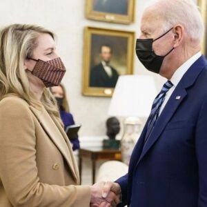 Mélanie Joly Instagram - Thank-you, President Biden, for your years of friendship to Canada, your leadership on the world stage, and your unwavering commitment to the American people.

//

Merci, Monsieur le Président Biden, pour vos années d’amitié envers le Canada, votre leadership sur la scène internationale et votre engagement inébranlable envers le peuple américain.